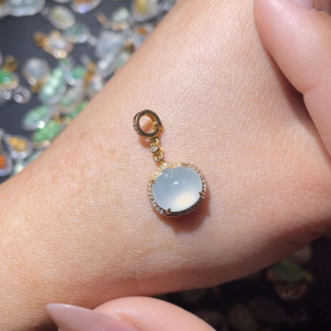 【闪购商品】翡翠吊坠(不含链)18K金镶嵌