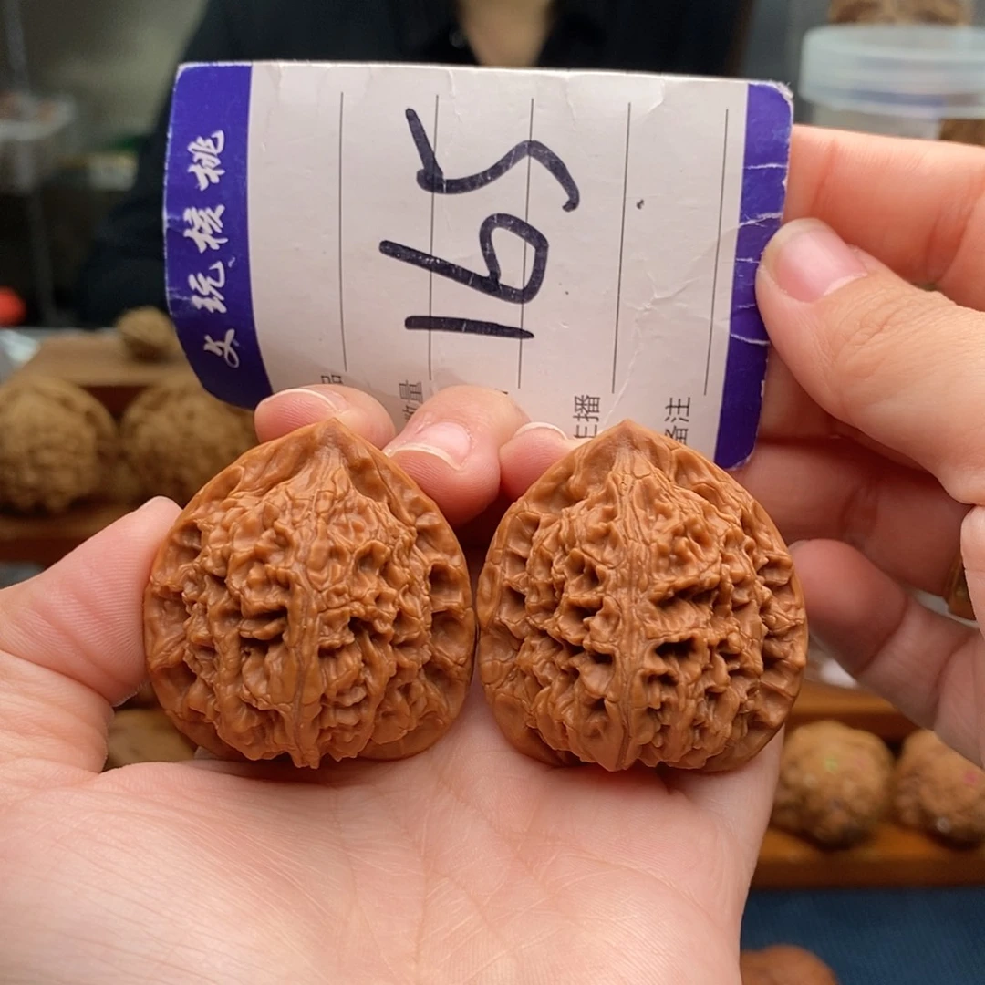 文玩核桃把件38水龙纹