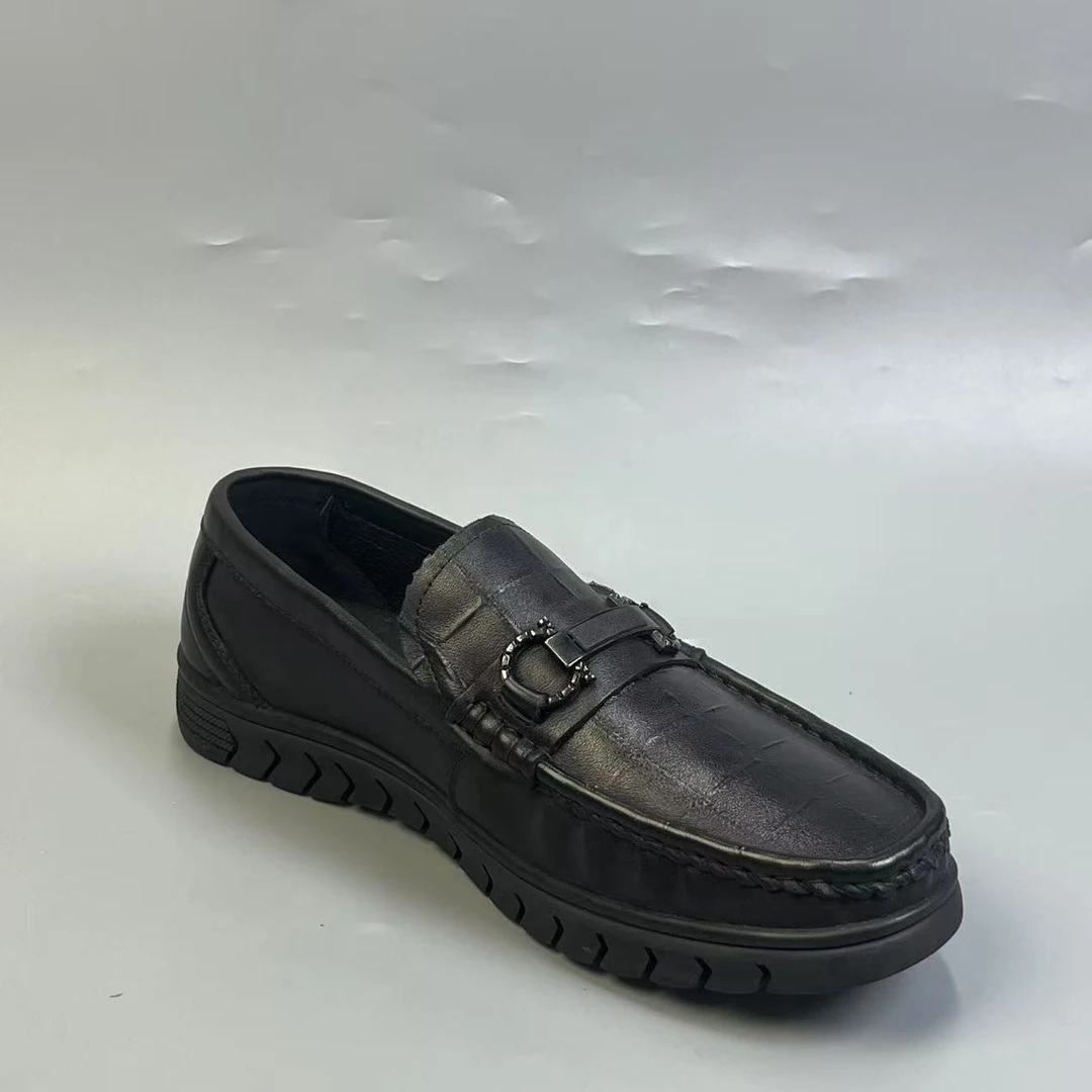 1692时尚百搭休闲透气男鞋