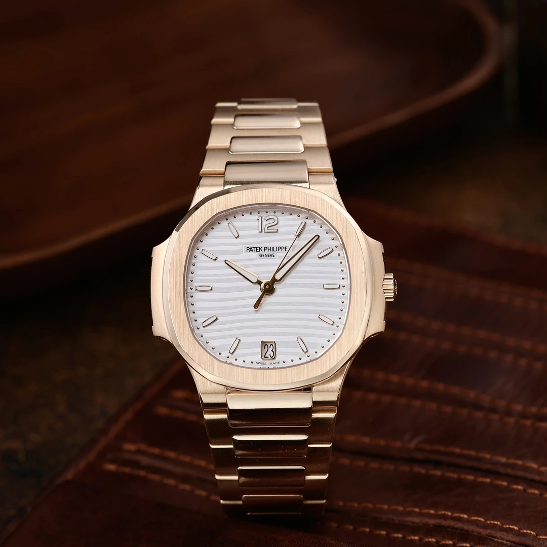 95新 Patek Philippe/百达翡丽 7118R 白盘 35mm 2022年11月保卡
