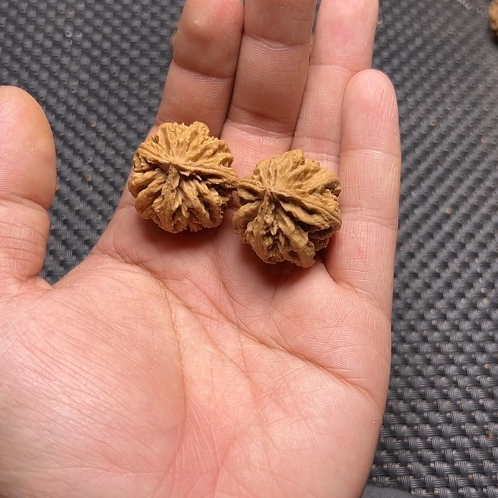 文玩核桃吊坠霸王龙三棱