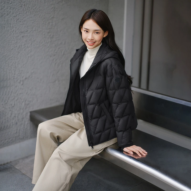 坦博尔25年新款短款连帽女款简约百搭高品质羽绒服外套216Z