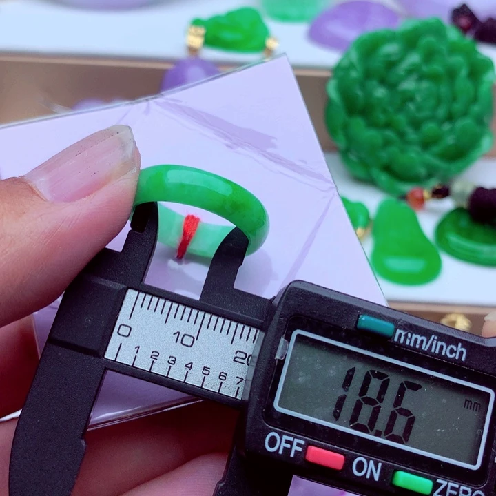 翡翠未镶嵌戒指戒指