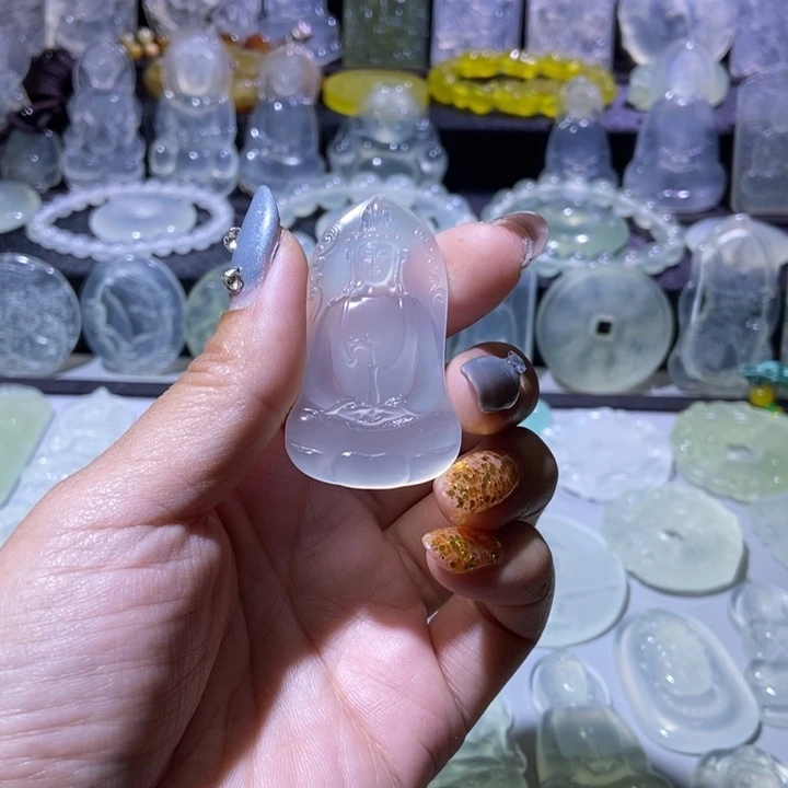 交***员岫玉未镶嵌手镯吊坠