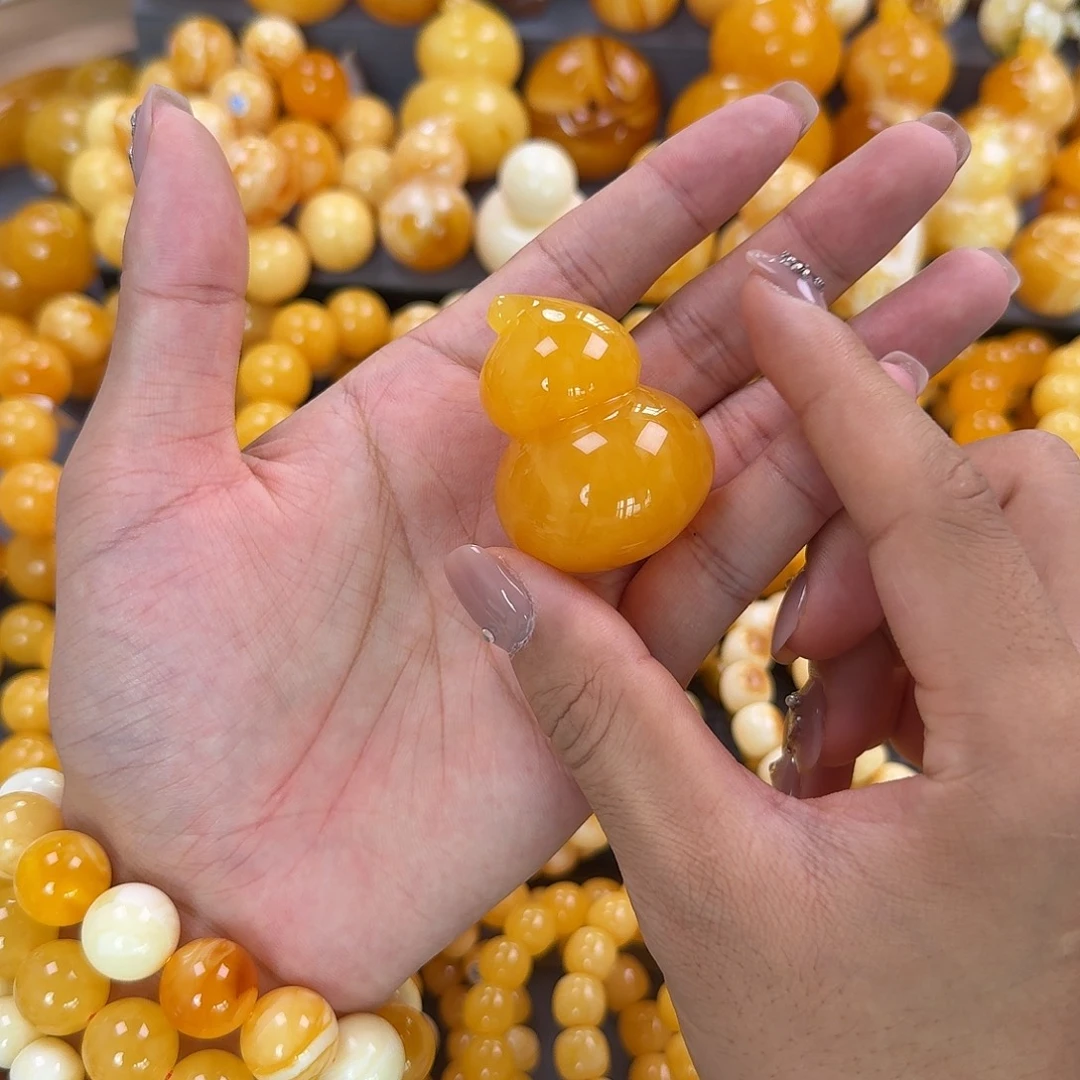 蜜蜡未镶嵌珠宝奇石