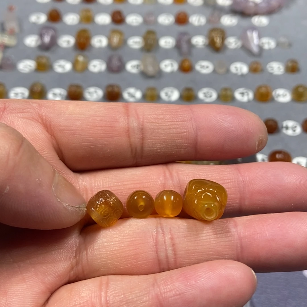 用***8玛瑙/玉髓合金颈饰套