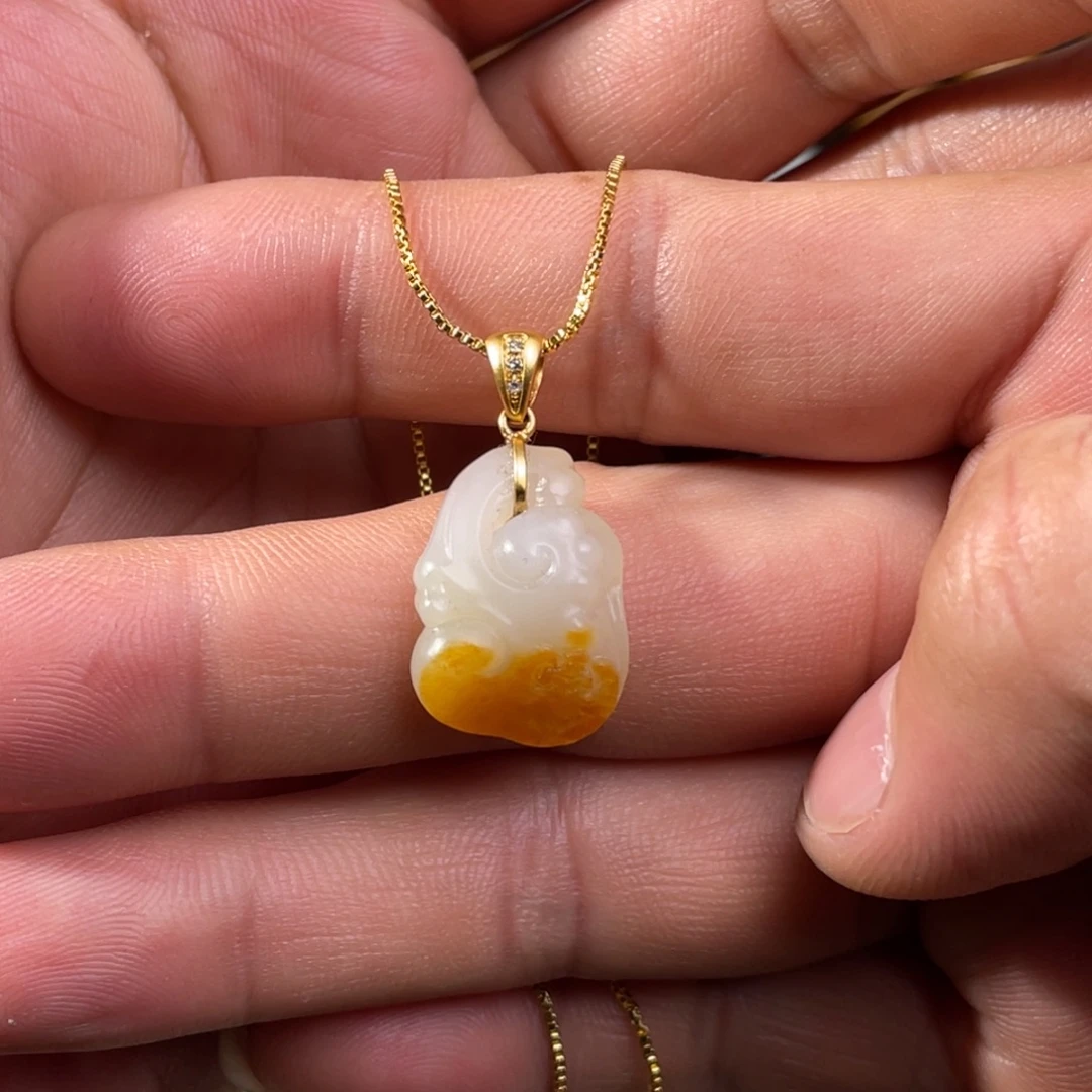 和田玉18K金镶嵌颈饰