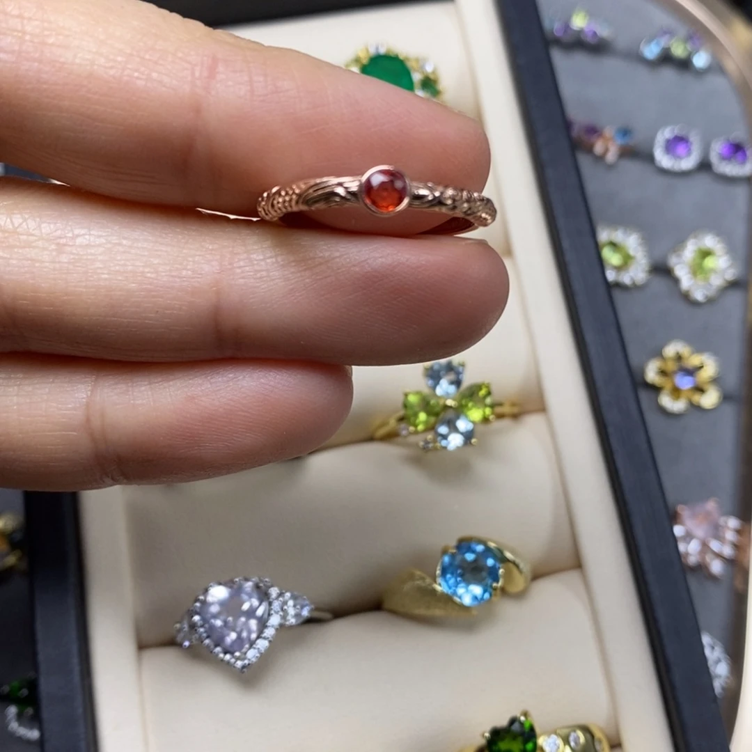 银S925镶嵌红宝石戒指