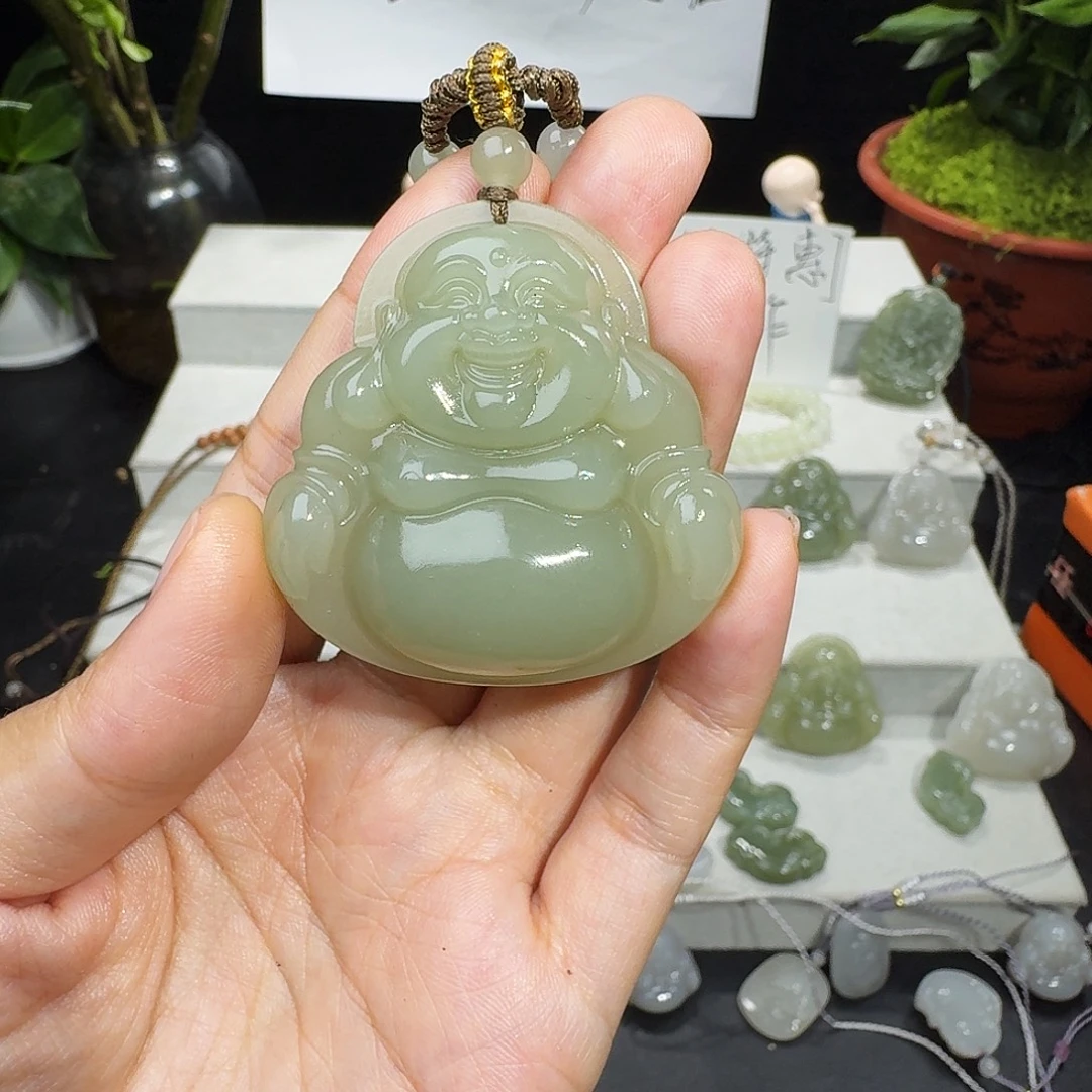 柿***意和田玉未镶嵌颈饰