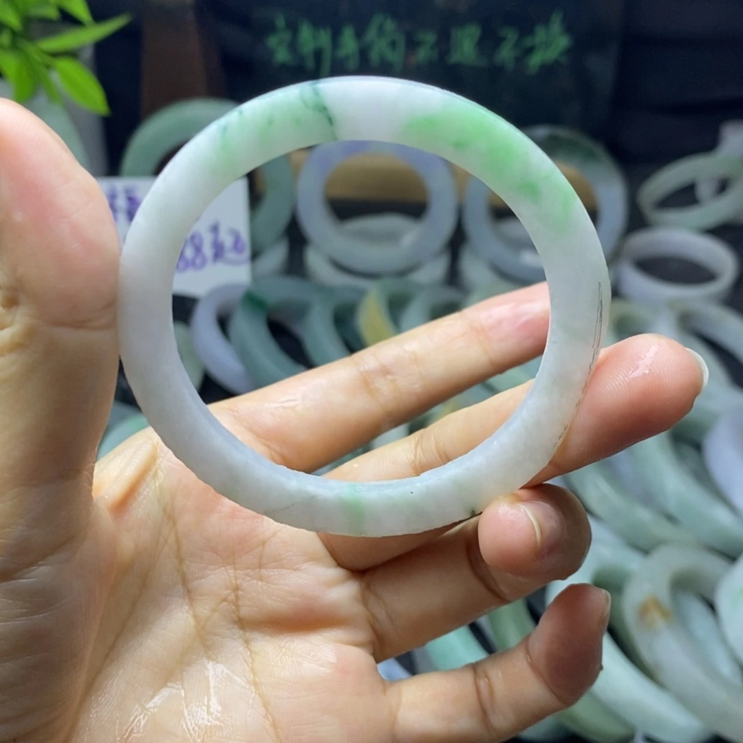 定制翡翠未镶嵌手镯