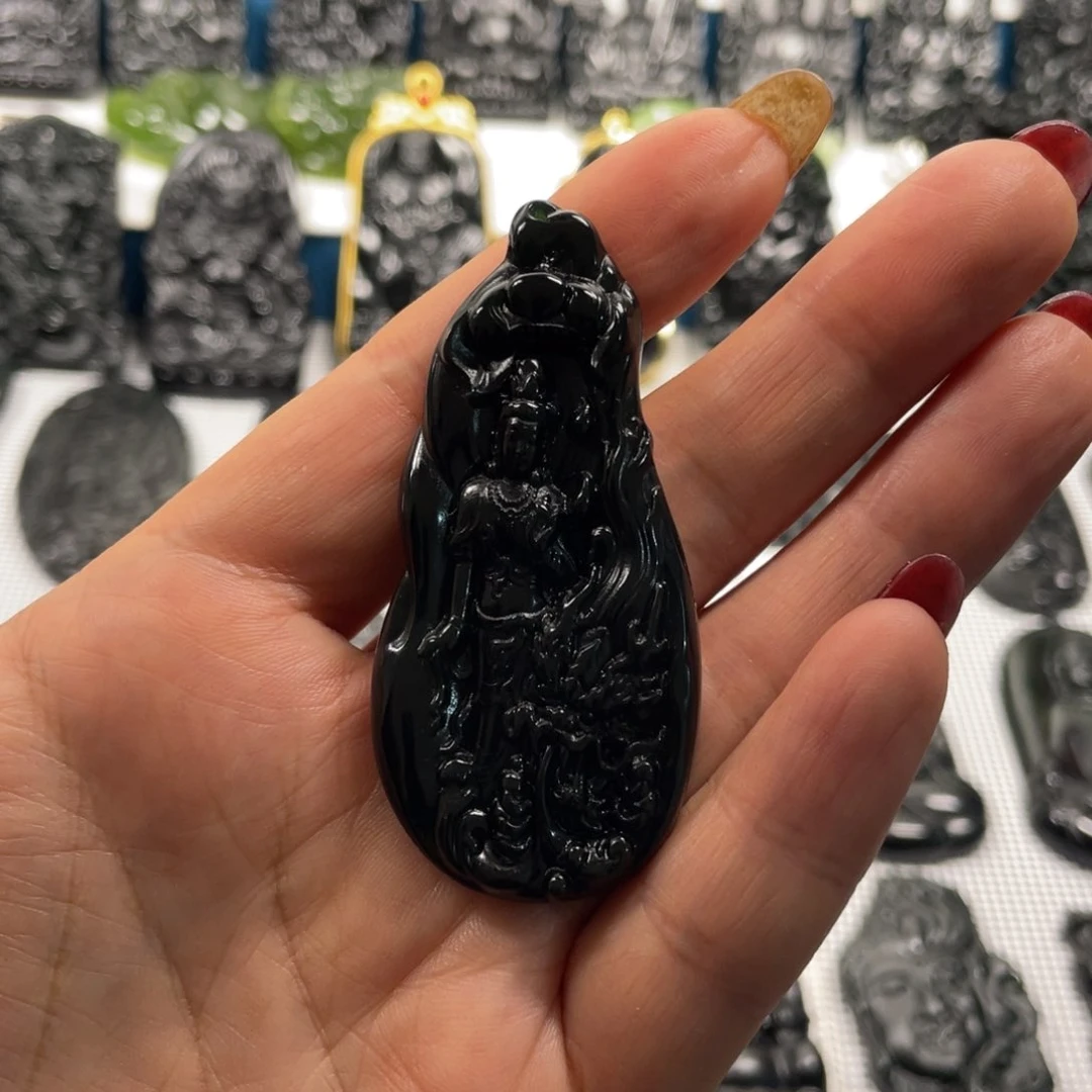 蛇纹石玉未镶嵌吊坠朝**梦