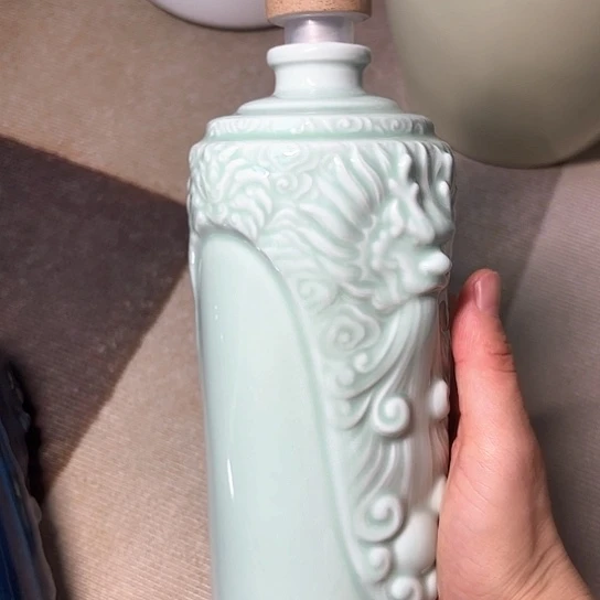 微瑕1斤双龙瓶10个 青色