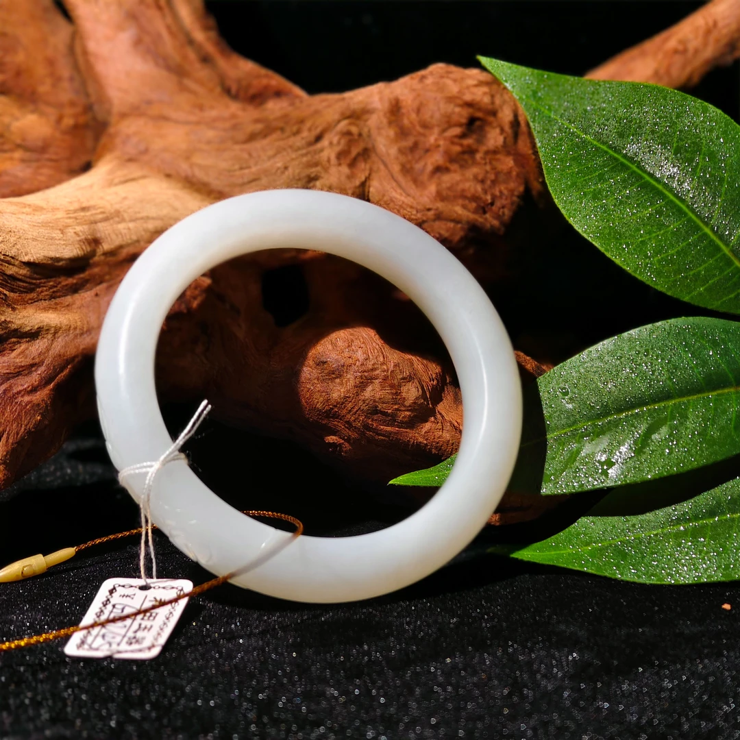 和田白玉牡丹雕花镯6285N