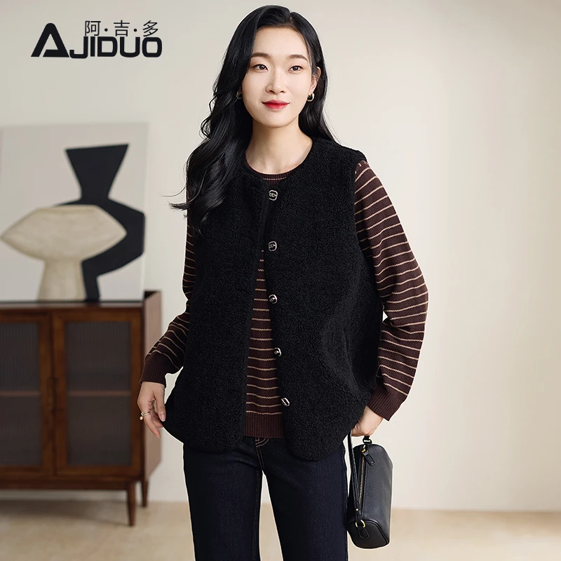 阿吉多A23132休闲百搭羊羔绒马甲女秋冬新款外穿保暖黑色外套上衣
