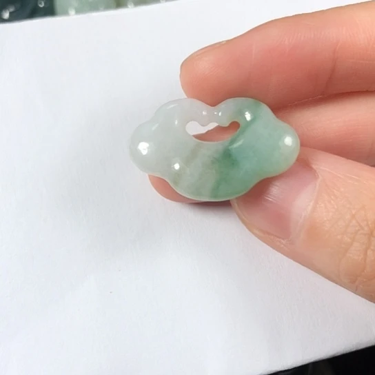 翡翠未镶嵌颈饰缅甸A货，每天下午1点半开播