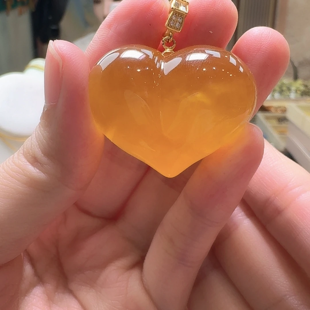 琥珀未镶嵌颈饰吊坠