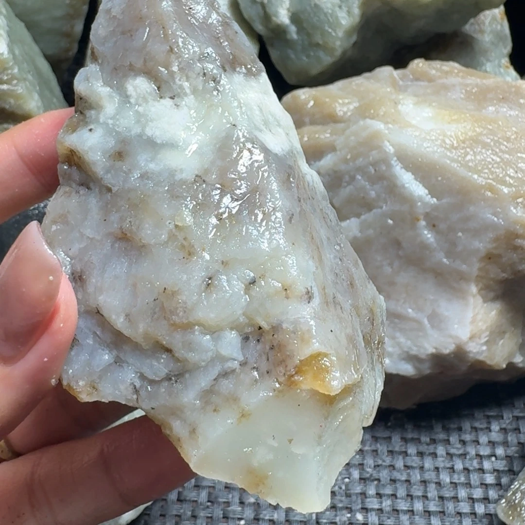 和田玉（糖玉）未镶嵌颈饰