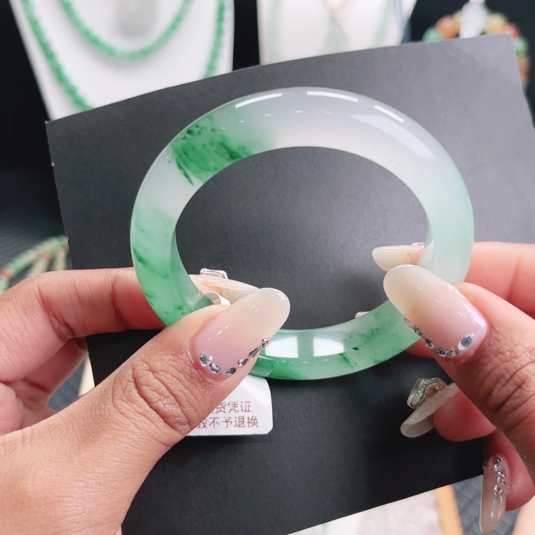 石英质玉未镶嵌手镯