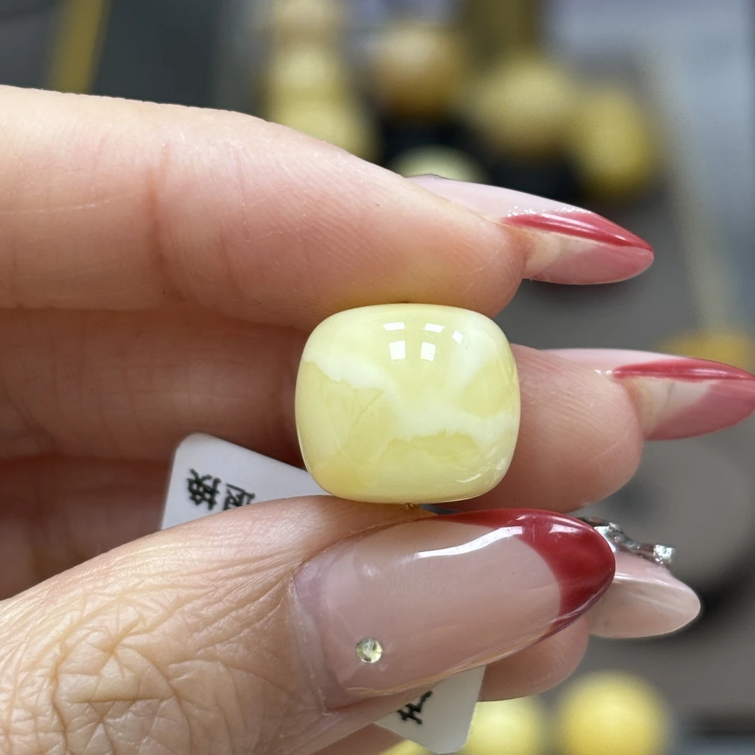 14.0*12.3mm 小妖珠宝天然原矿琥珀蜜蜡