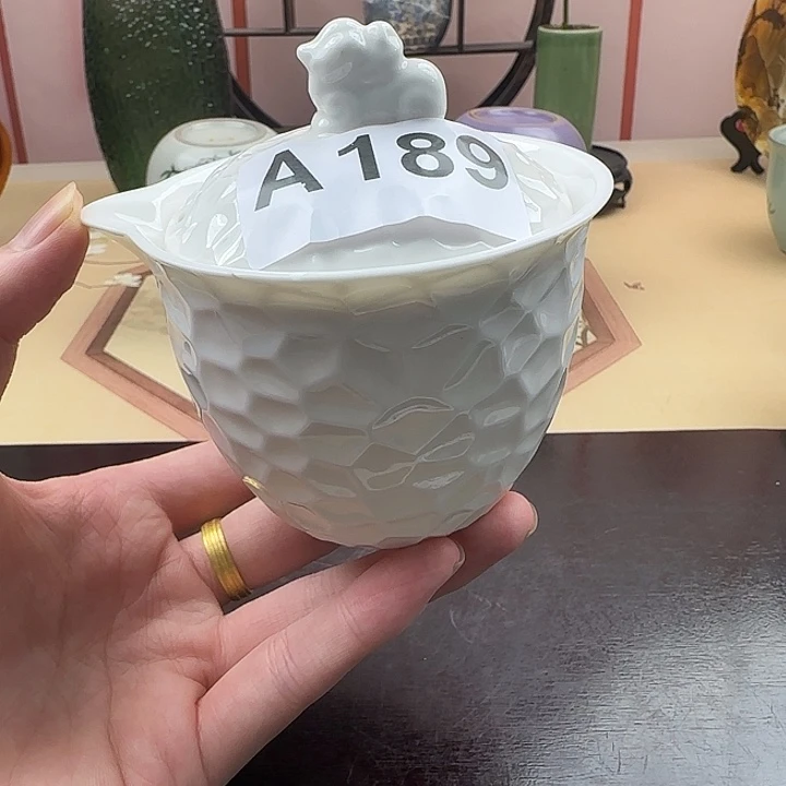 羊脂玉锤纹貔貅手抓单壶