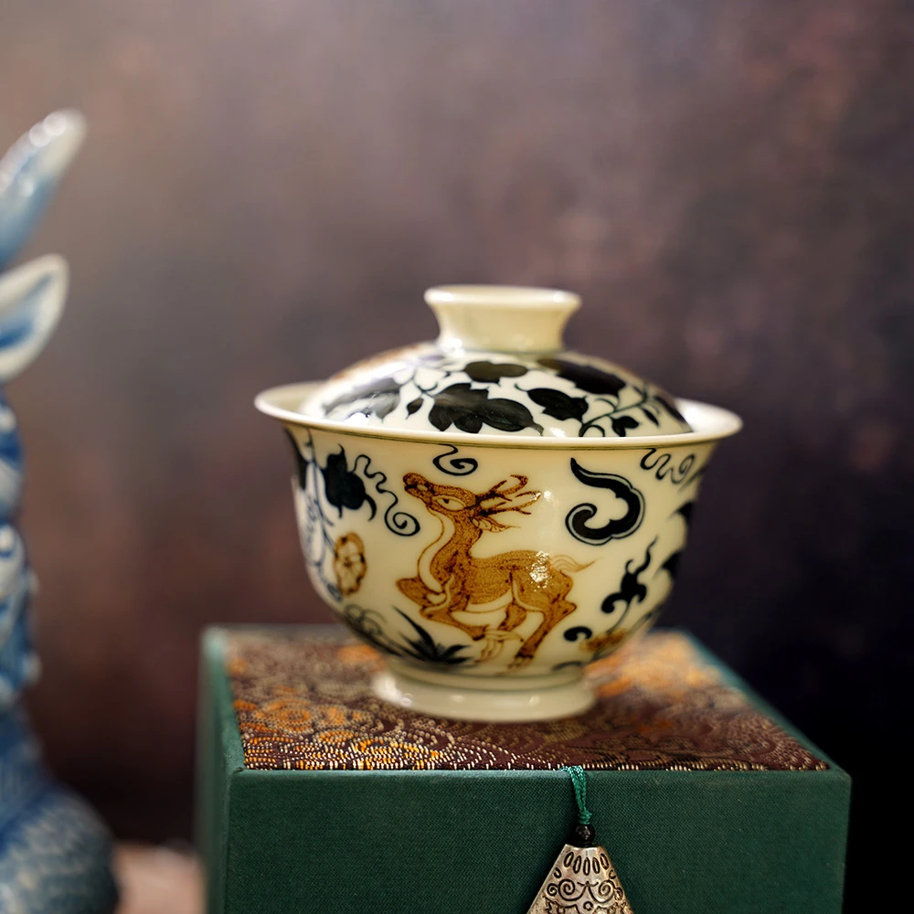 JM085景德镇窑口手绘复古青花二号釉里金蕉叶小鹿盖碗-130毫升