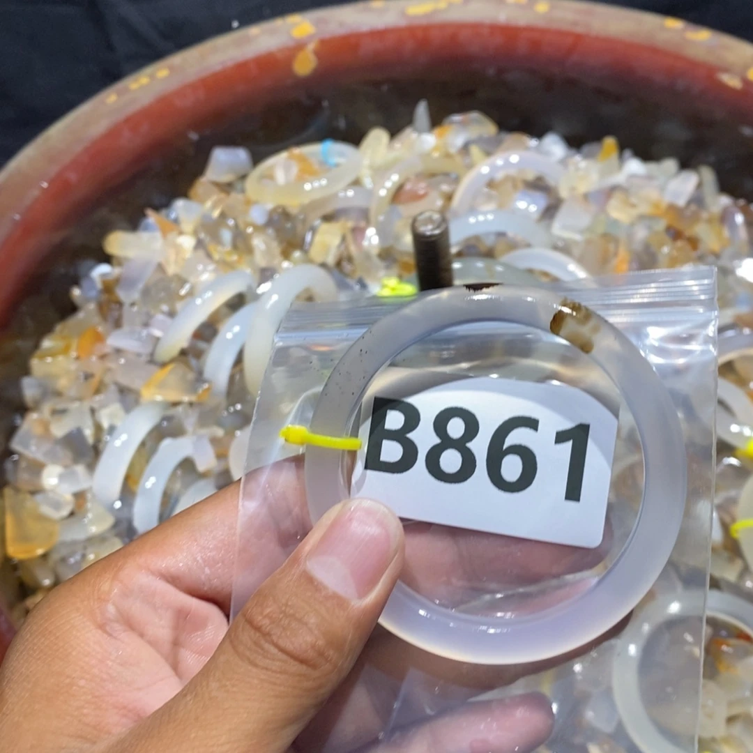 晚***晚玛瑙/玉髓未镶嵌手镯