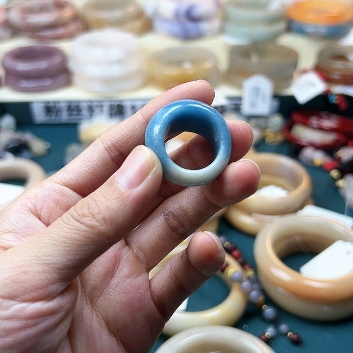 石英质玉戒指未镶嵌