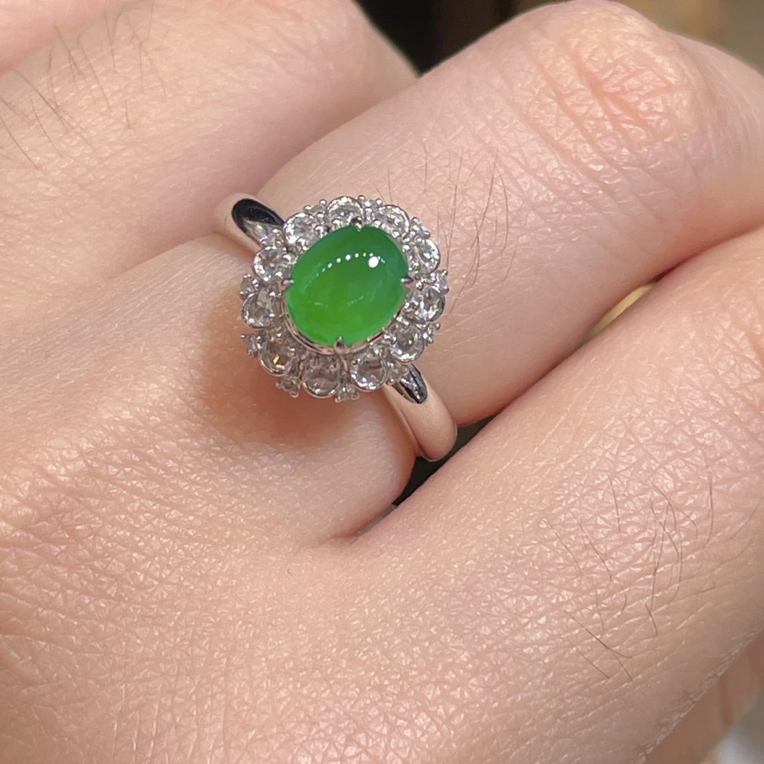 天然翡翠缅A冰种满绿蛋面戒指18K金.线下同时销售下单咨询货品在？