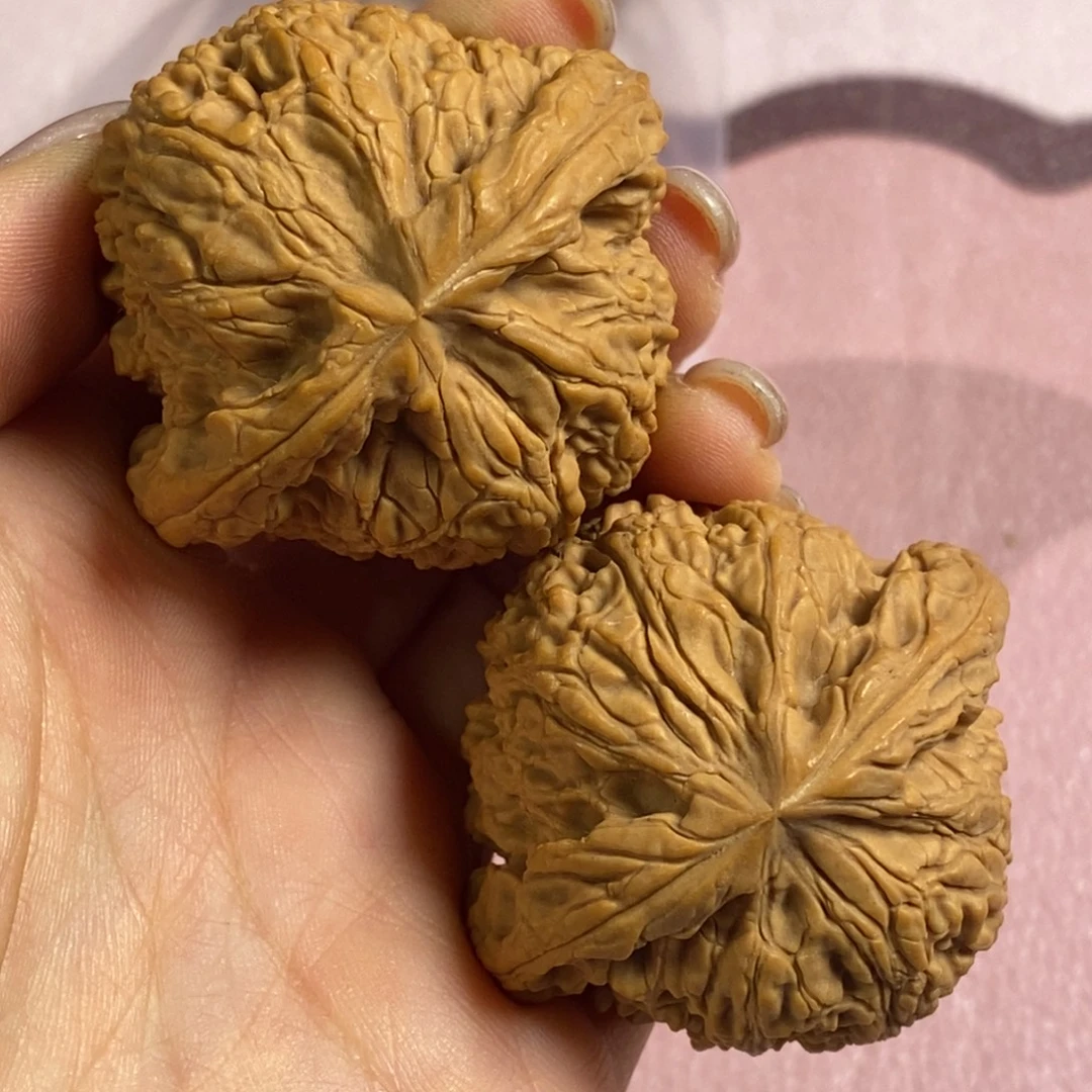 文玩核桃吊坠45南疆石黄150