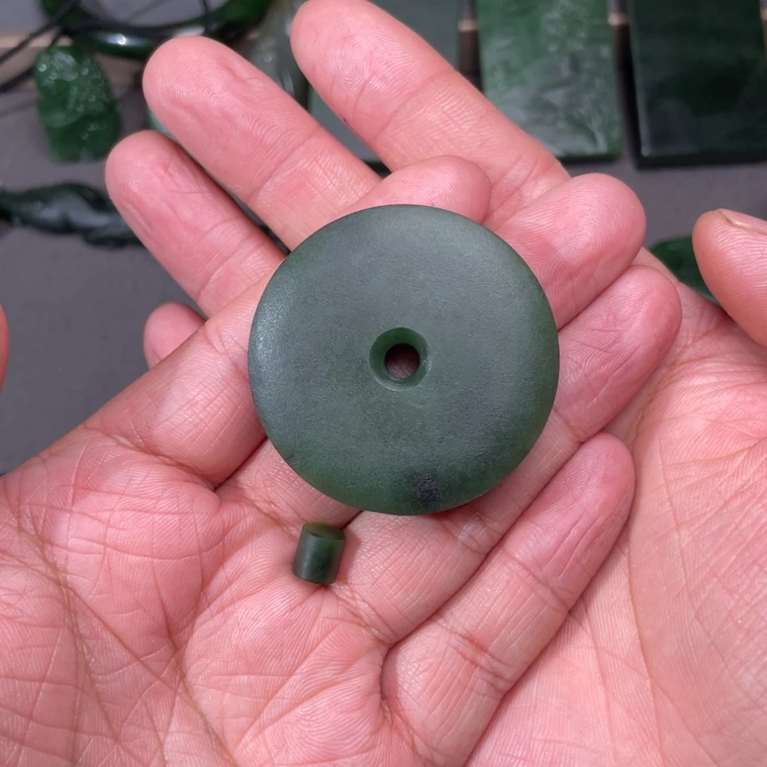 和田玉（碧玉）颈饰未镶嵌绝**然