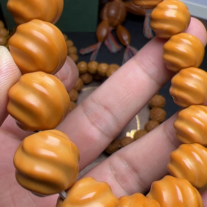 猴头核桃手串看看咯