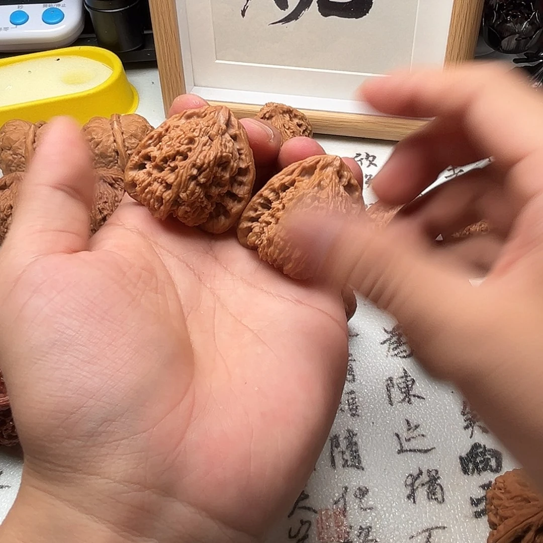 w***f文玩核桃吊坠三角疆天残37