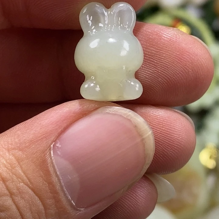 和田玉未镶嵌车挂