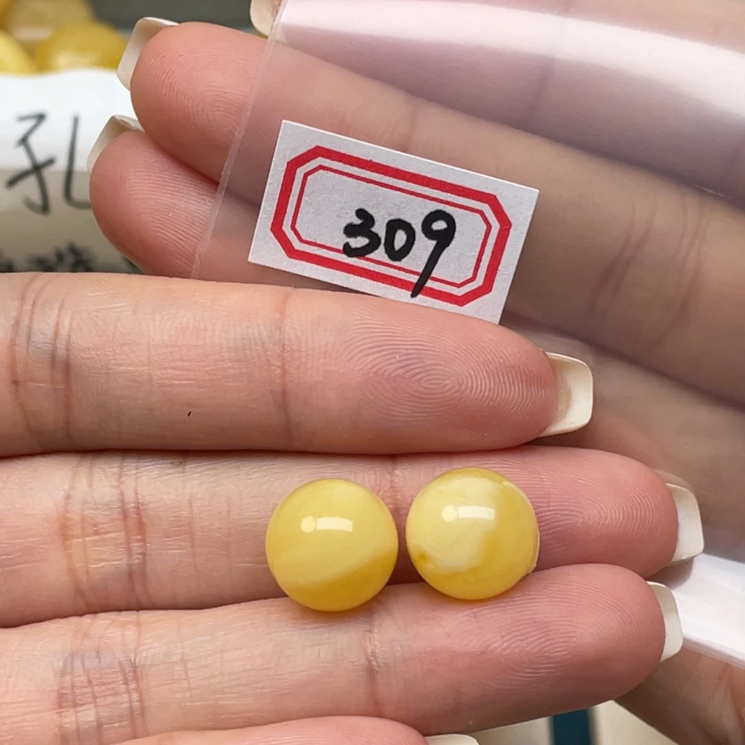 蜜蜡裸石未镶嵌心***随11+蜜蜡