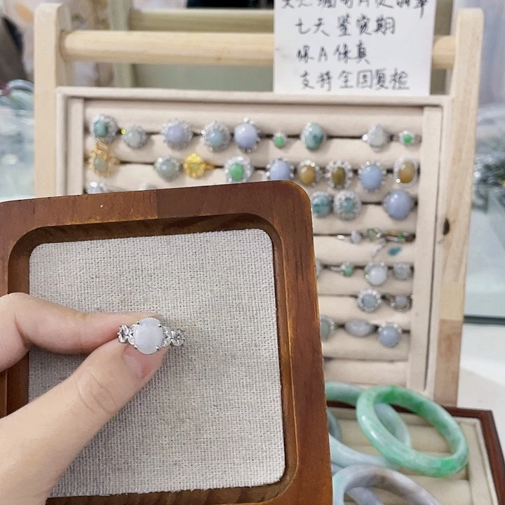 翡翠未镶嵌颈饰天然翡翠Ａ货