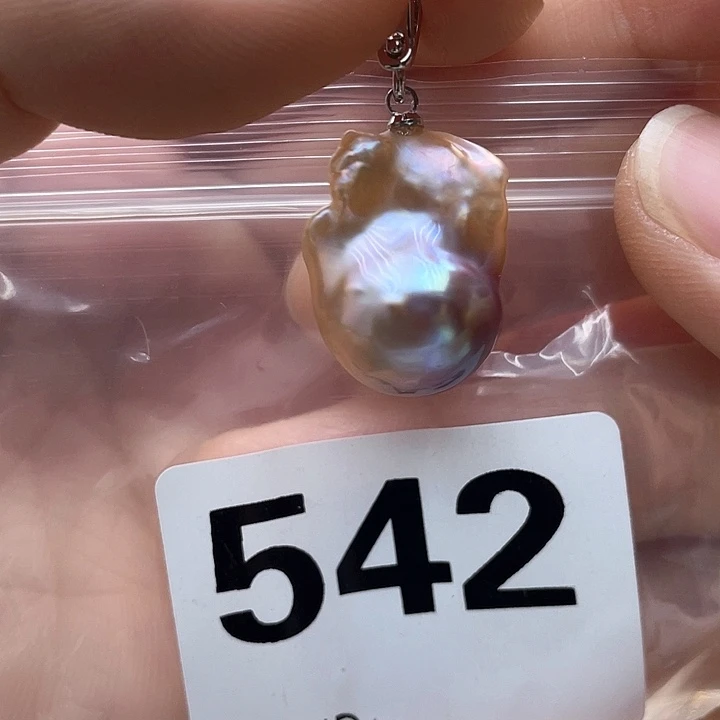 未镶嵌淡水珍珠天然珍珠。  漏 漏 漏