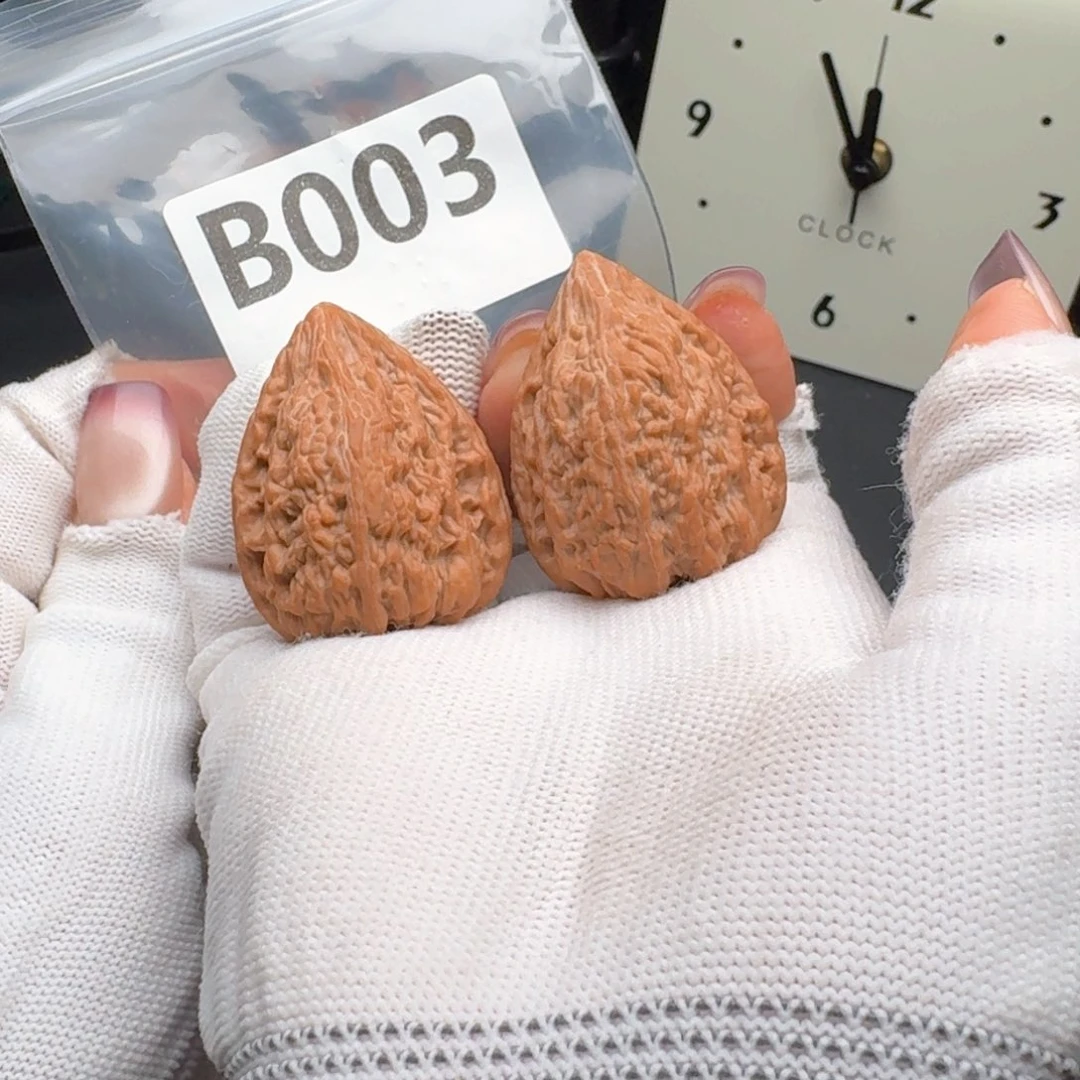 文玩核桃把件32塔尖B003