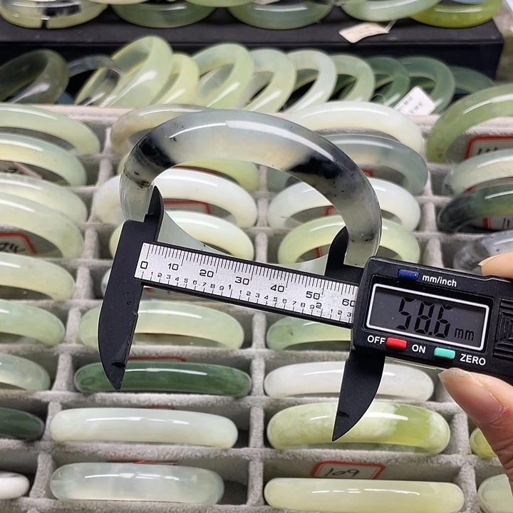 未镶嵌蛇纹石玉手镯116