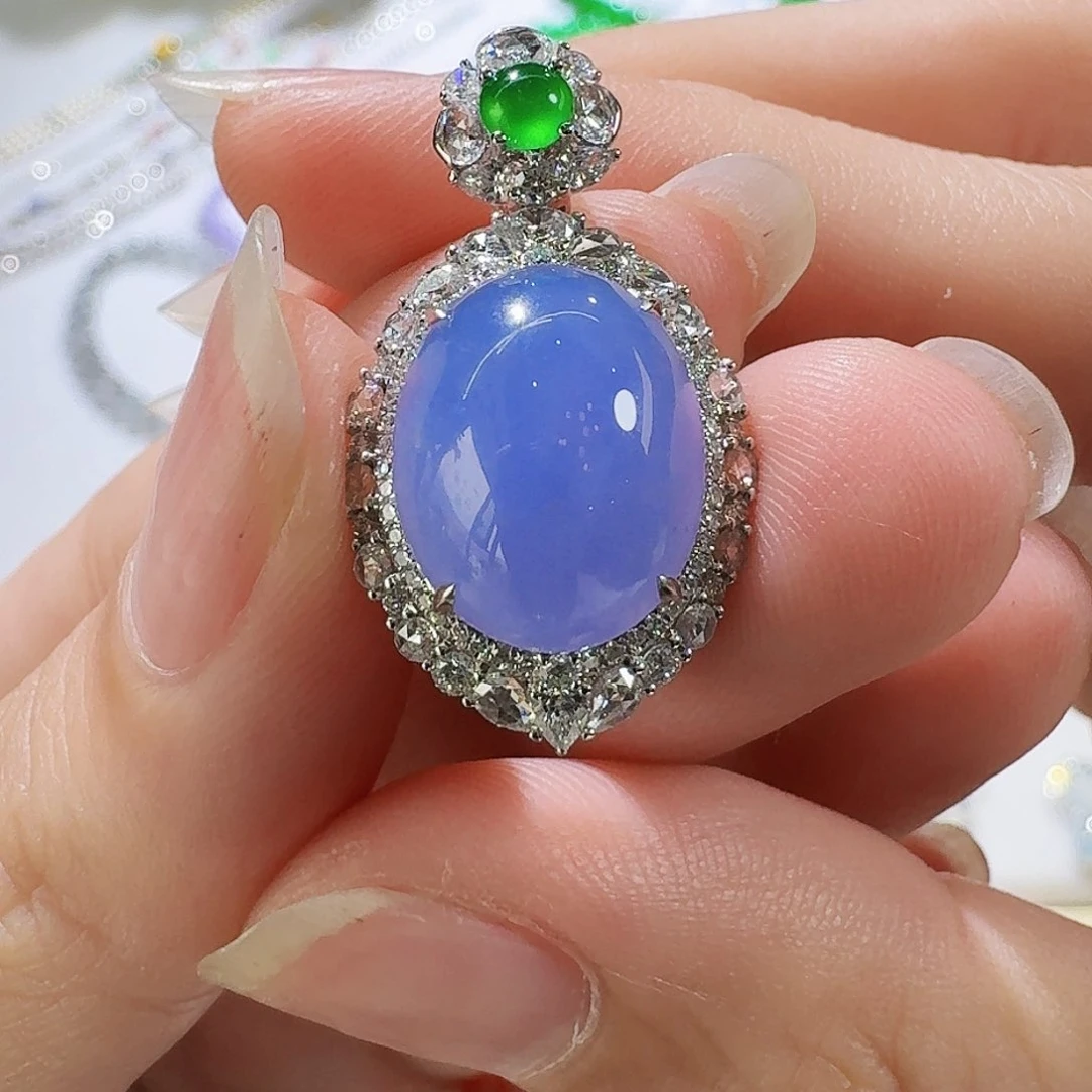 翡翠颈饰18K金镶嵌蛋面