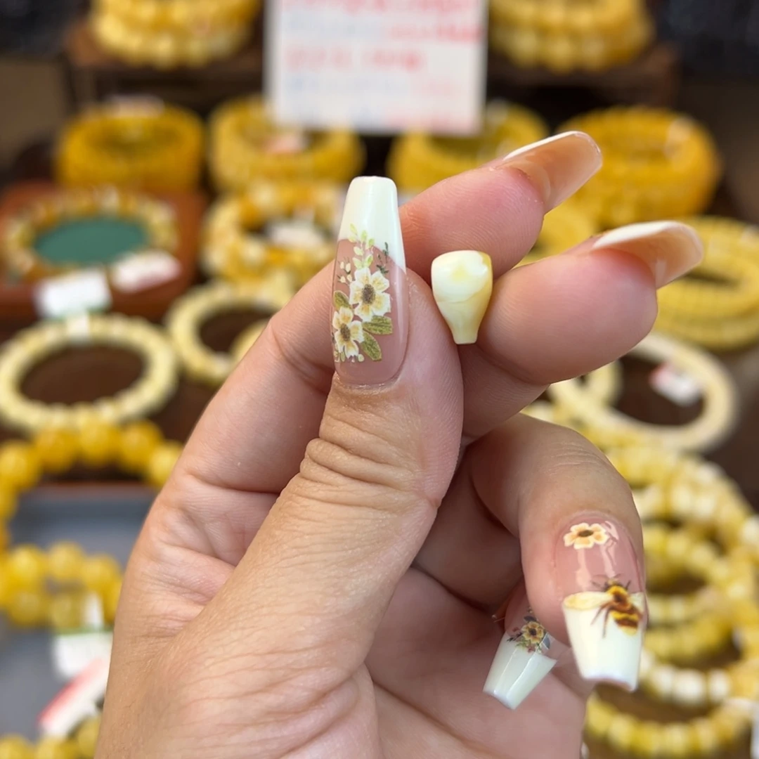 琥珀裸石未镶嵌洋kknjjjkjnnn