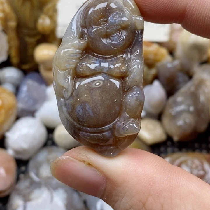 颈饰未镶嵌硅化珊瑚（珊瑚玉）