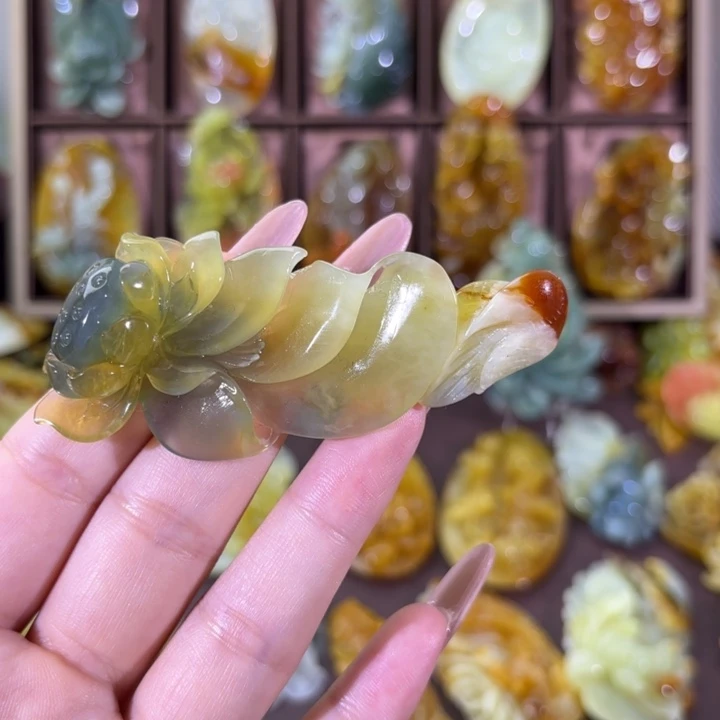 未镶嵌蛇纹石玉颈饰浮****佳随机发