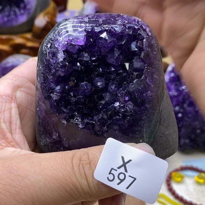 紫晶大型摆件（非配饰）未镶嵌