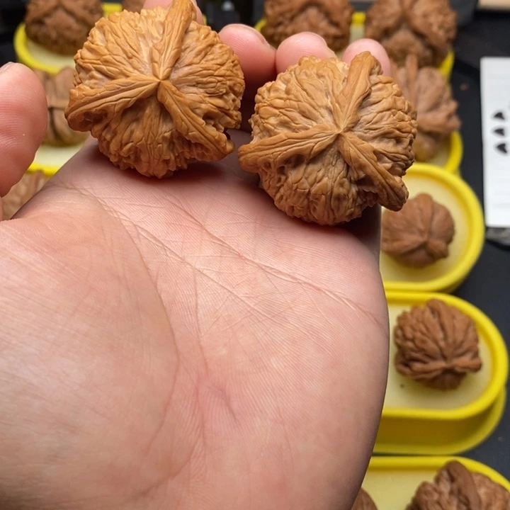 把件文玩核桃46白奔