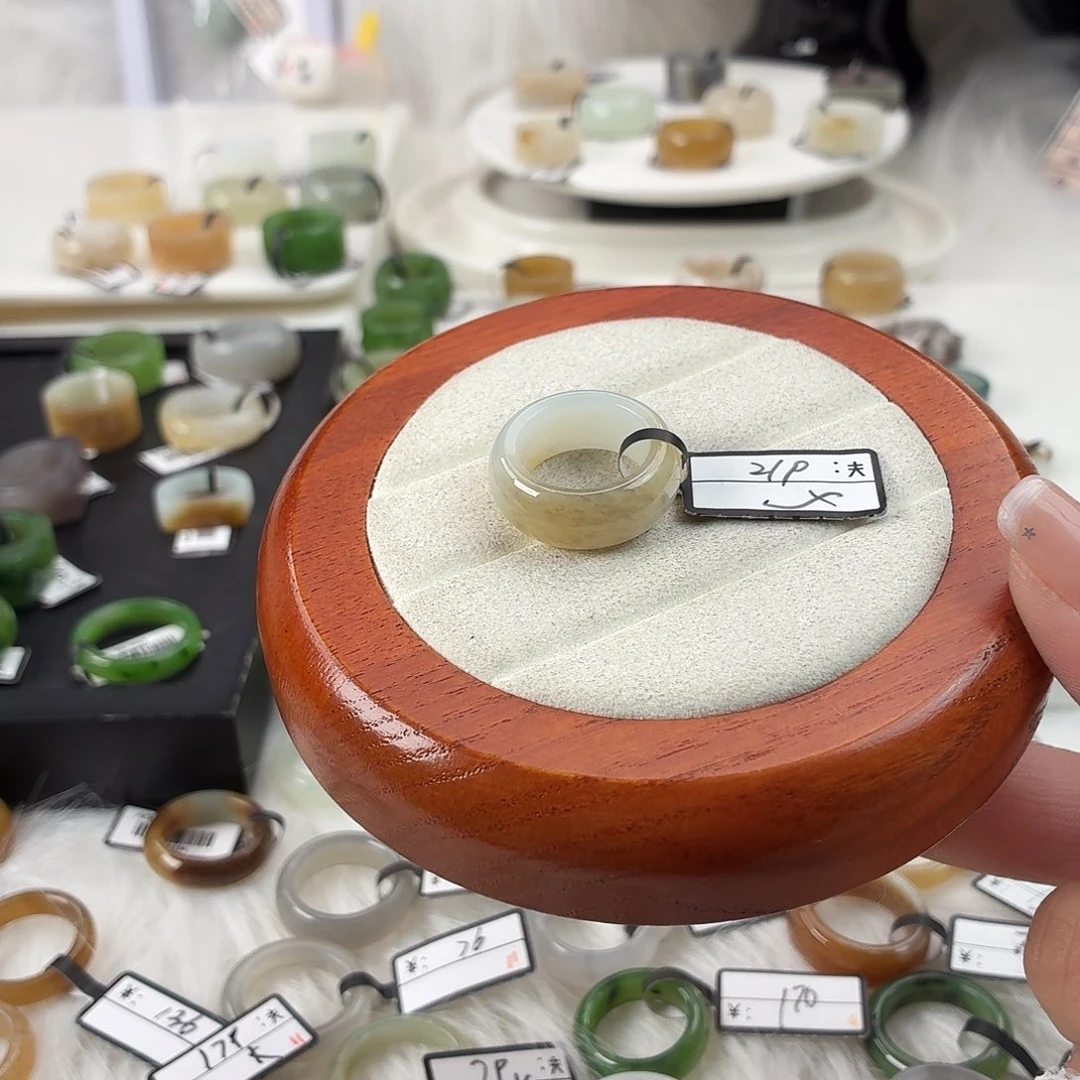 和田玉未镶嵌戒指Q59糖轮胎内径16.3