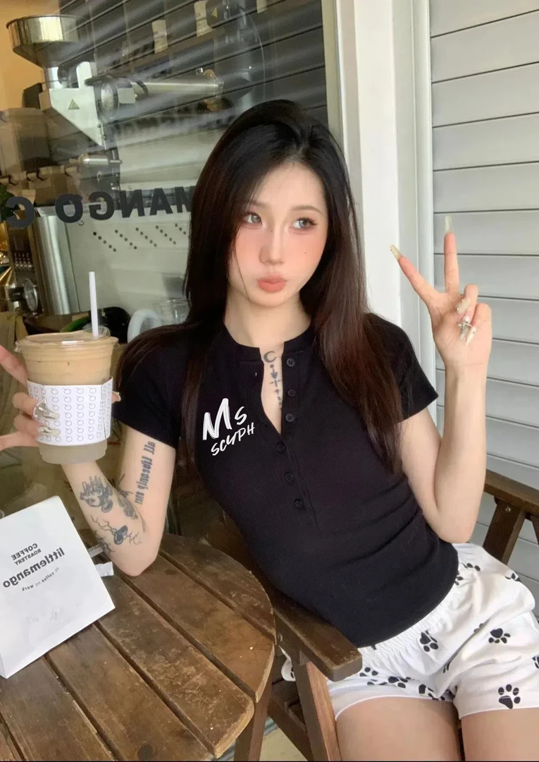 【6-8运补】MScypher/纽扣收腰T恤常规款运动紧身短款设计感短袖