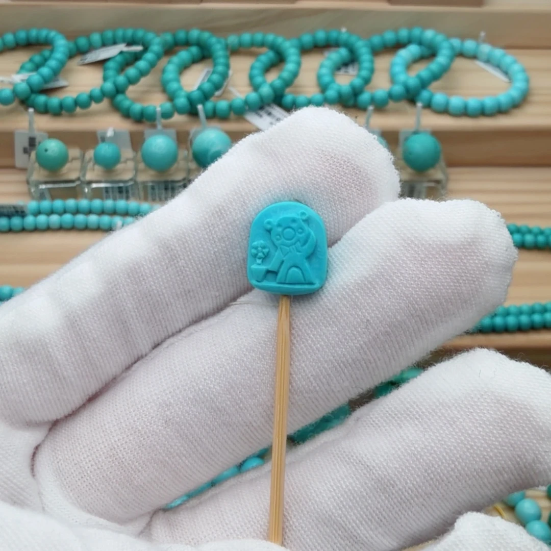 绿松石未镶嵌珠宝奇石