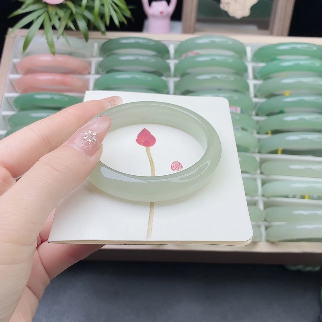 石英质玉未镶嵌手镯56