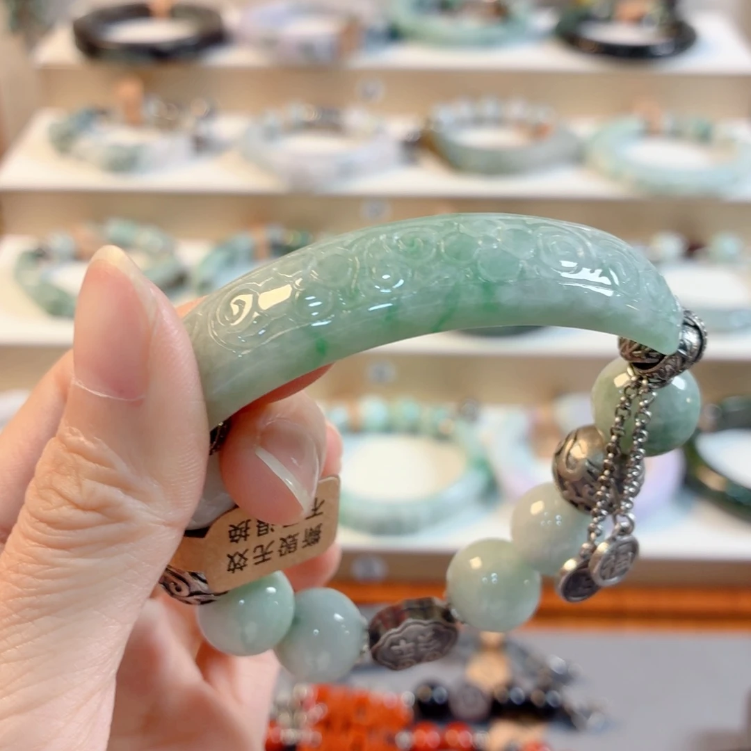 陈***懒翡翠未镶嵌手链手串