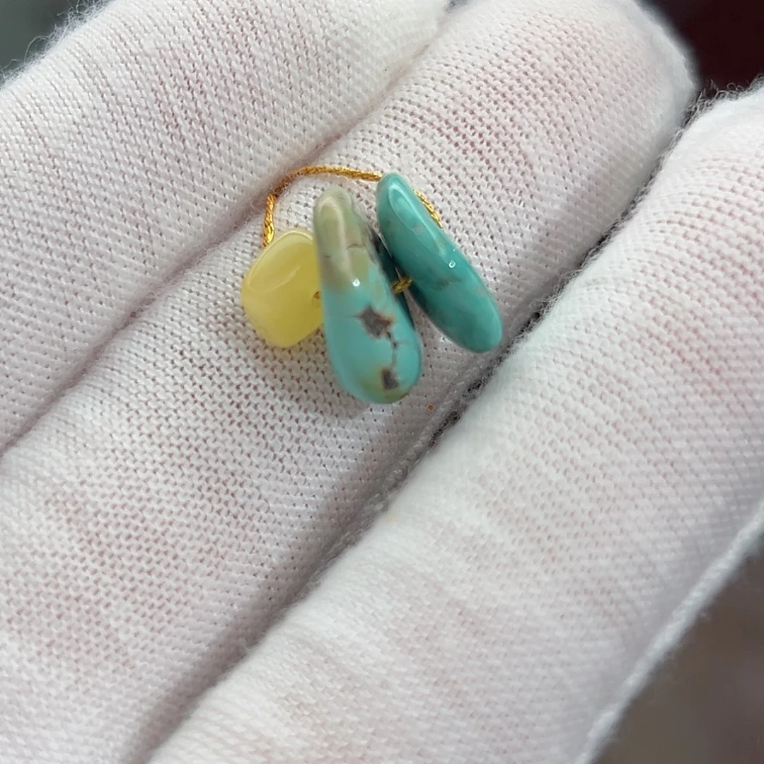 蜜蜡未镶嵌珠宝奇石